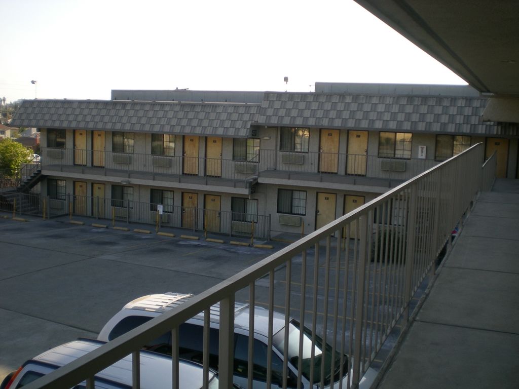 Crown Lodge Motel Oakland Exterior photo