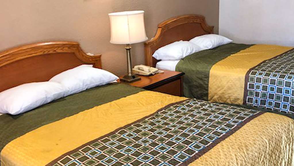 Crown Lodge Motel Oakland Room photo